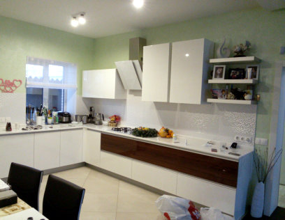 Кухонная мебель, изготовленная в МалкоМебель - белая кухня в современном стиле
