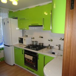 Зеленая кухня фасады крашенный МДФ 3