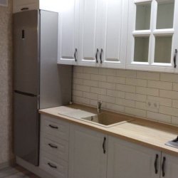Мебель для кухни с нишей под холодильник