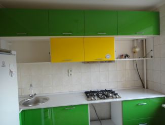 Кухня крашенный МДФ зелено-желтая
