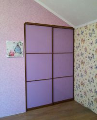 Фиолетовый шкаф-купе